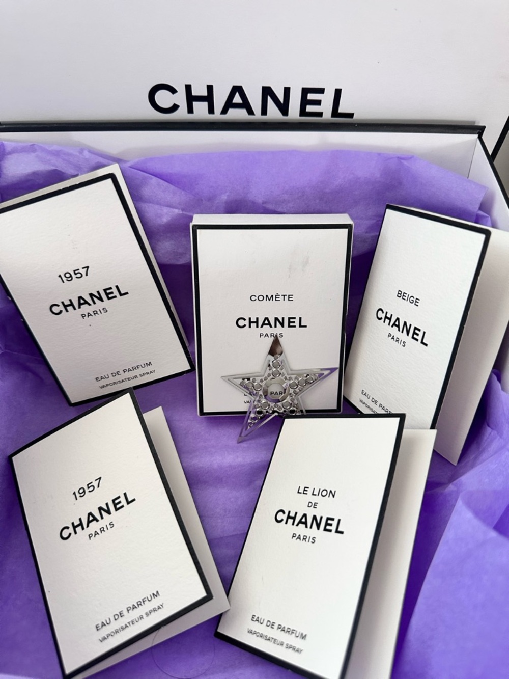 Chanel Les Exclusifs bundle discovery scents Comete with ornament, Beige, Lion